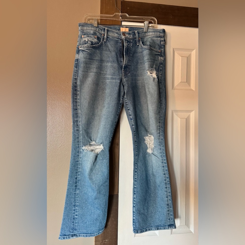 MOTHER Insider Ankle Distressed Blue Jeans